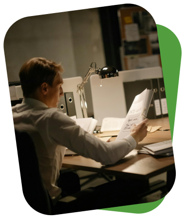 Детектив за роботою